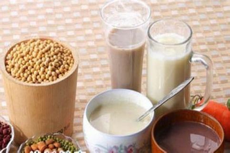 豆浆和牛奶哪家更减肥,三个减肥方式 喝牛奶和豆浆开始